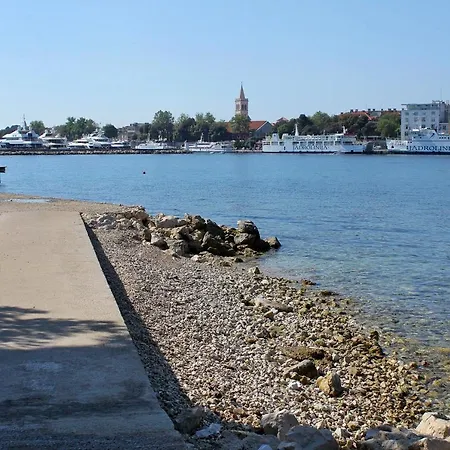 Appartement With Parking Space - 21919 Zadar