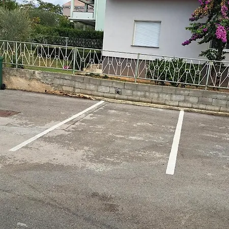 Apartment With A Parking Space - 21919 Zadar