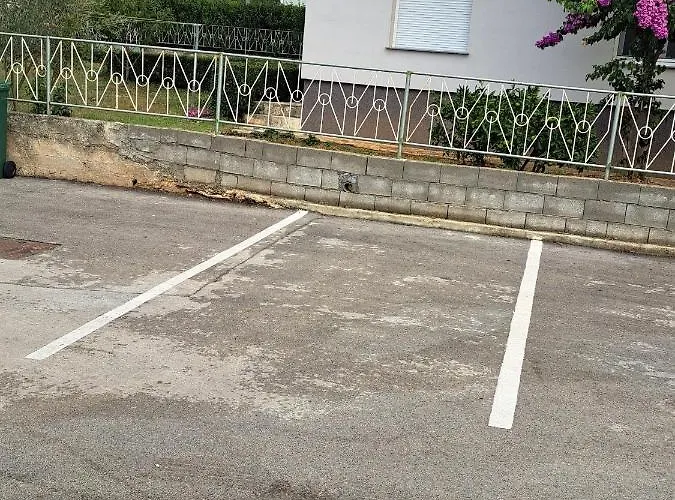 Apartment With Parking Space - 21919 Zadar